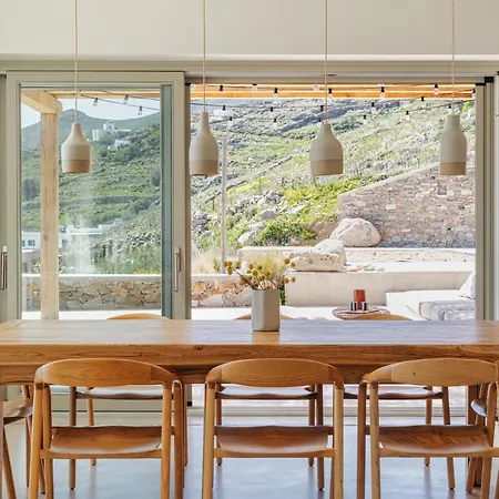 Villa Phi Serifos *
