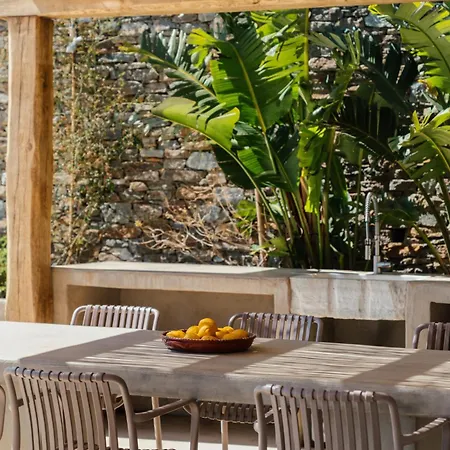Phi Serifos Villa *