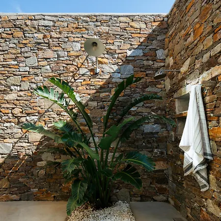 Phi Serifos Villa *